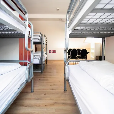 Hostal St Christopher's At The Bauhaus *